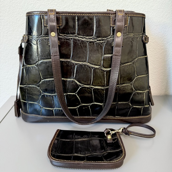 Dooney and Bourke Brown Croc Embossed Leather Tote with Matching Wristlet - Picture 3 of 13